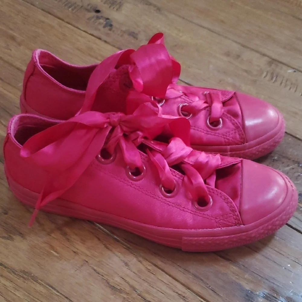 Converse Big Eyelets Hot Pink Sneakers
